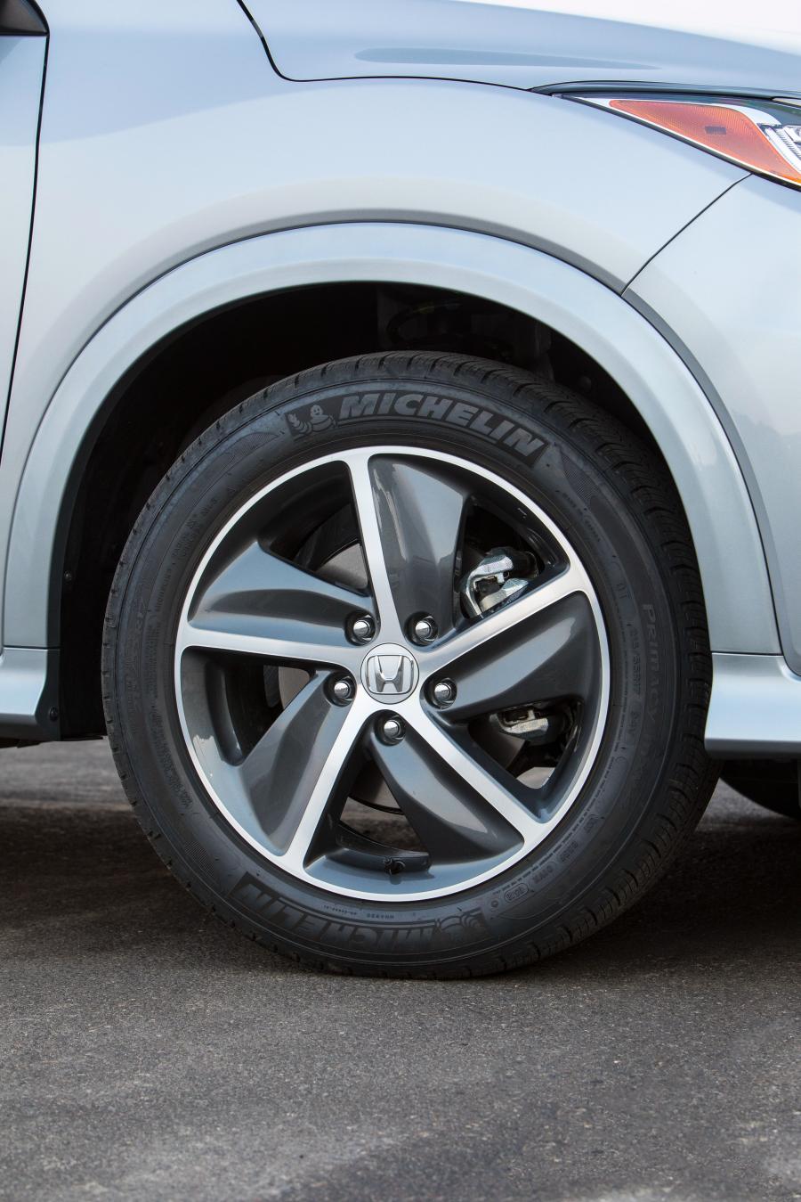 Колеса Honda HR-V Touring 2018 года  (NA) (фото 7 из 20)